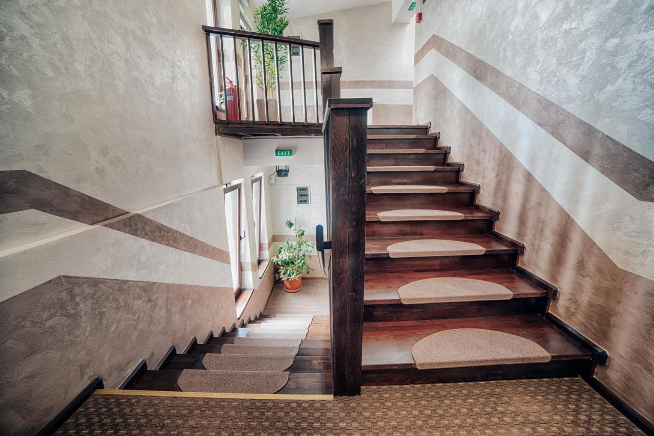 Casa Vatra Radauti Hostel Buitenkant foto